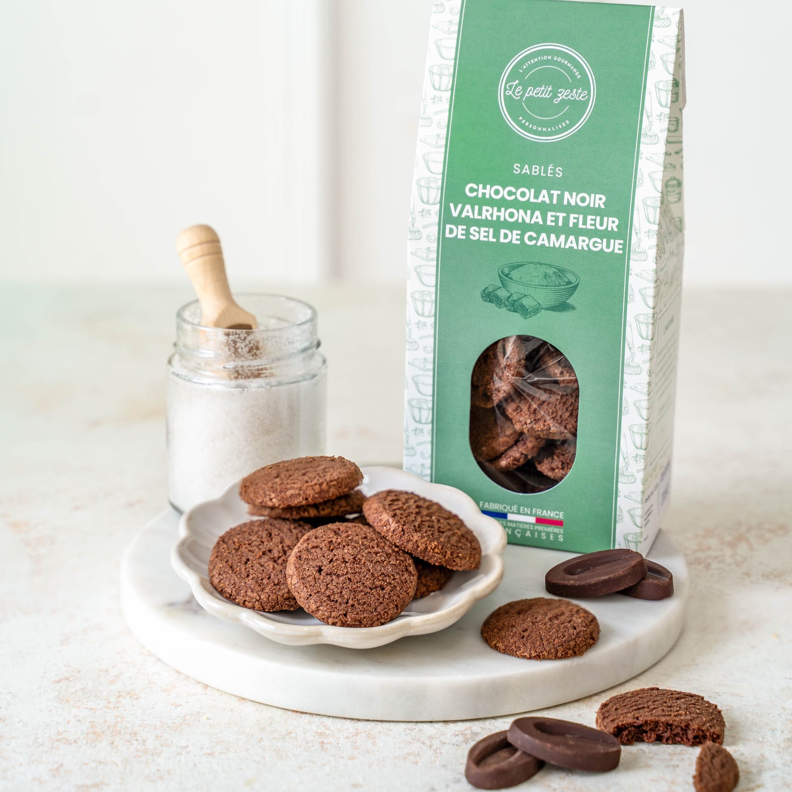 biscuits sablés au chocolat noir valrhona et fleur de sel de camargue 